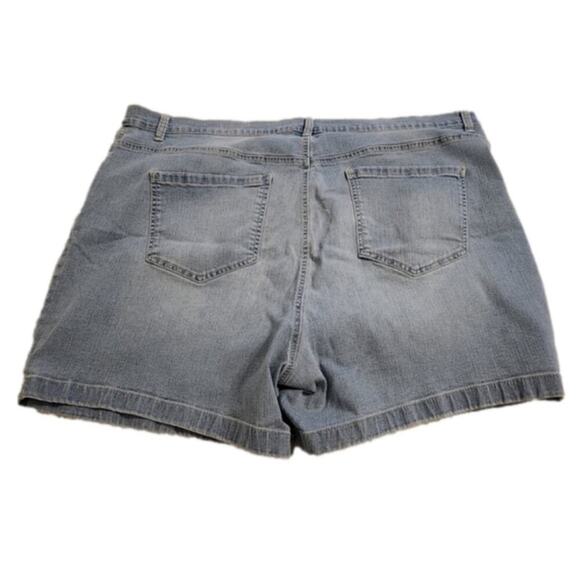 Gloria Vanderbilt Amanda floral embroidered‎ denim stretch Jean shorts plus 22 - Picture 5 of 10